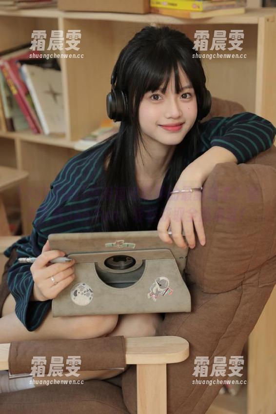 想知道吃瓜界的最新动态？快来下载355.fun，轻松获取全面资讯！