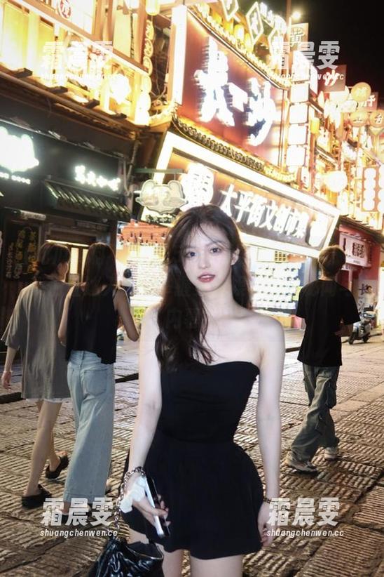 51吃瓜黑料不打烊,让我们直达入口,掌握更多娱乐圈的秘闻与内幕! 51吃瓜黑料不打烊,让我们直达入口,掌握更多娱乐圈的秘闻与内幕!